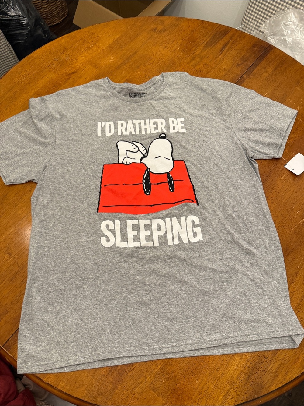 Peanuts Grey Graphic Tee with Red Snoopy Design xxl
